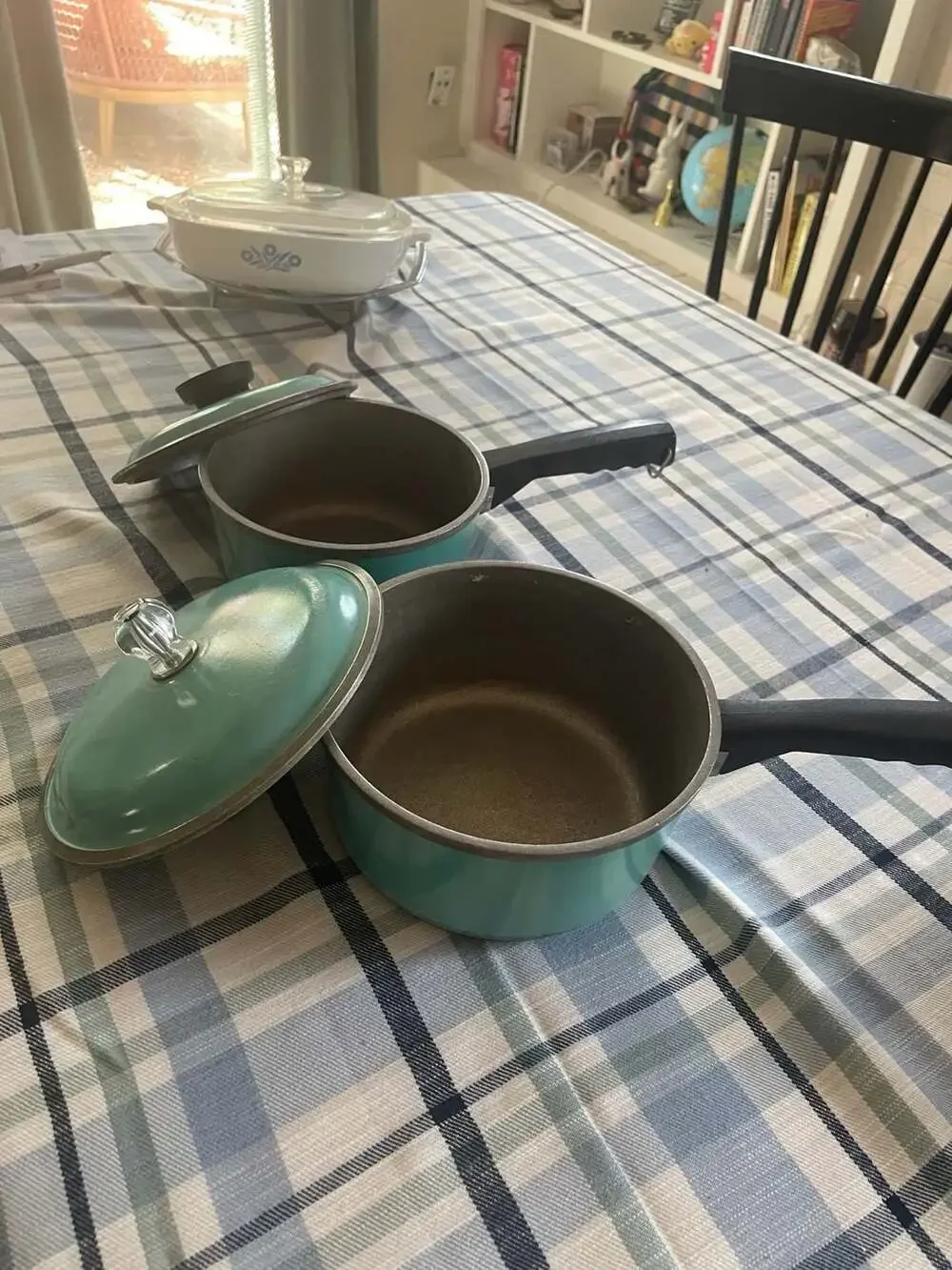 Vintage Club aluminum turquoise saucepans set of 2